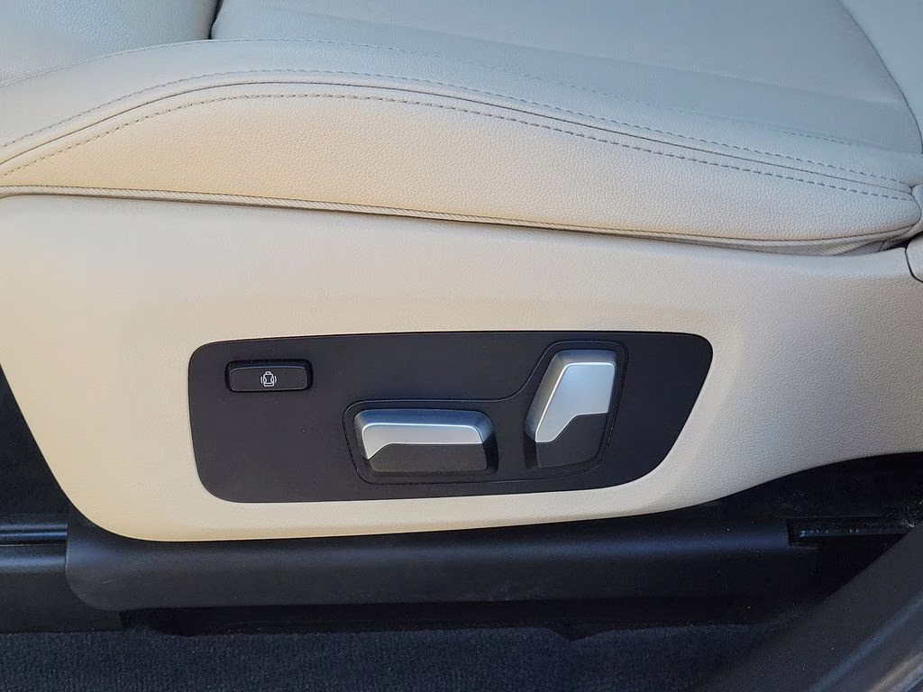 2019 Alpine White BMW X3 sDrive30i RWD SUV