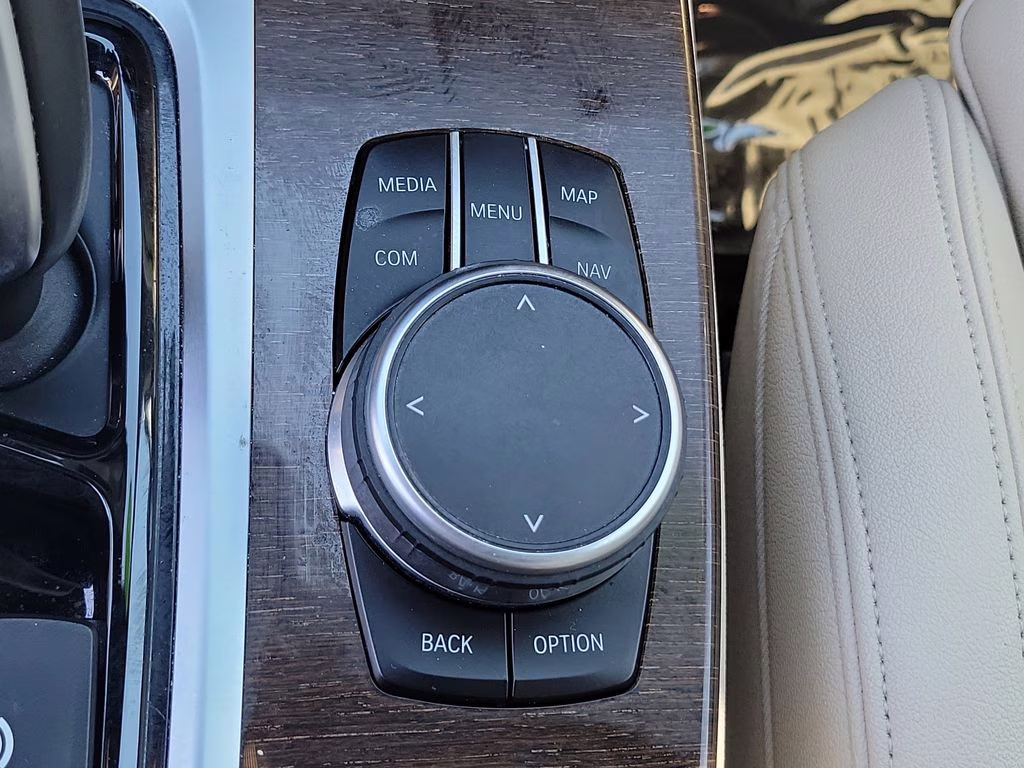 2019 Alpine White BMW X3 sDrive30i RWD SUV