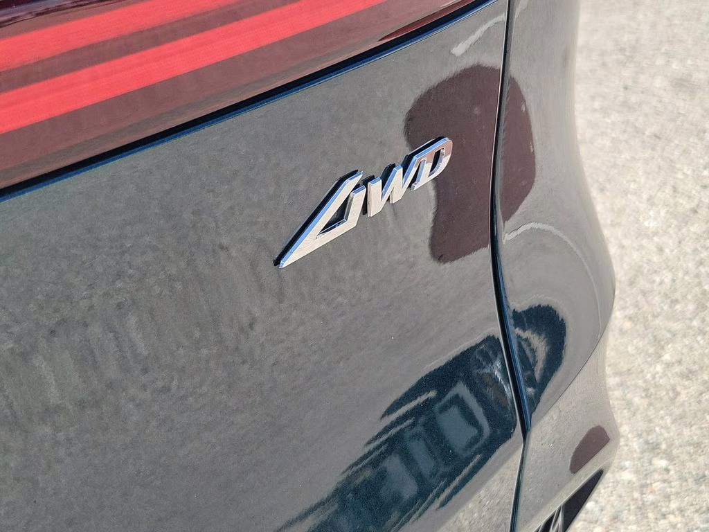 2023 Cardiff Green Genesis GV70 2.5T AWD SUV