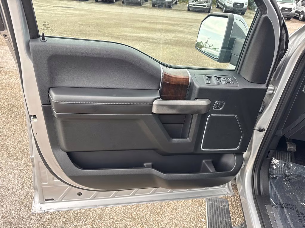 2016 Ingot Silver Metallic Ford F-150 Platinum 4X4 Truck