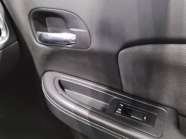 2011 Blackberry Pearlcoat Dodge Avenger Mainstreet FWD Sedan