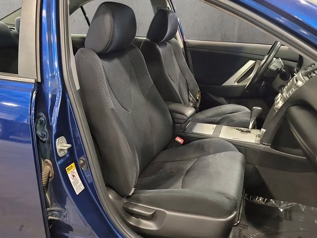 2010 Blue Ribbon Metallic Toyota Camry SE FWD Sedan