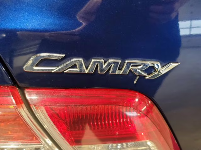 2010 Blue Ribbon Metallic Toyota Camry SE FWD Sedan