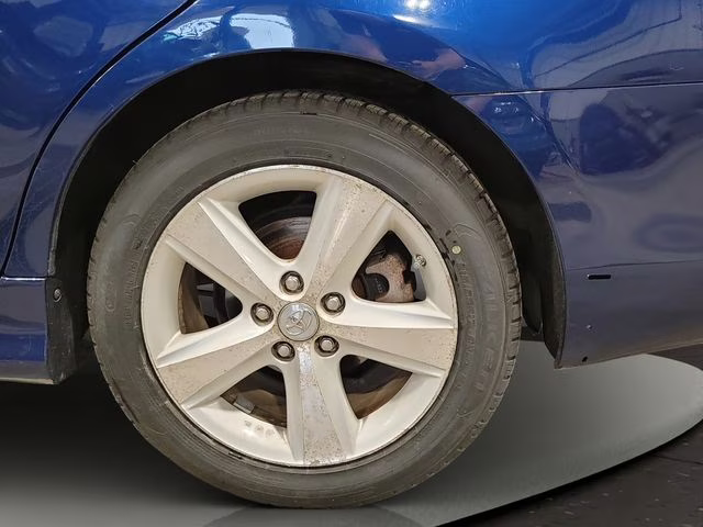 2010 Blue Ribbon Metallic Toyota Camry SE FWD Sedan