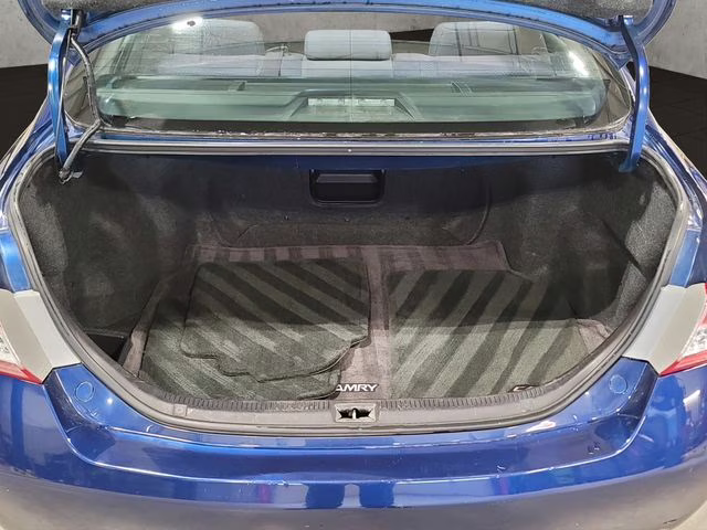 2010 Blue Ribbon Metallic Toyota Camry SE FWD Sedan