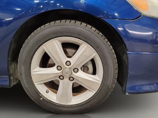 2010 Blue Ribbon Metallic Toyota Camry SE FWD Sedan