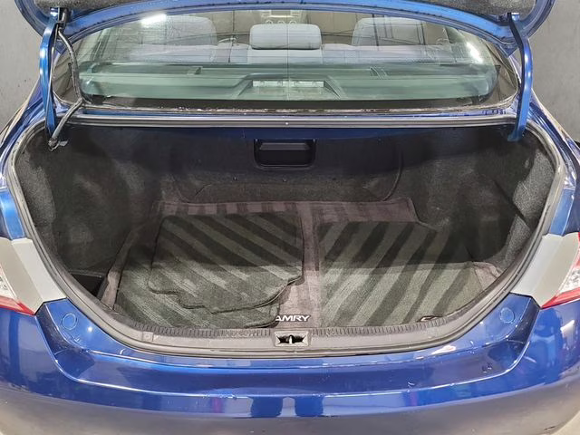 2010 Blue Ribbon Metallic Toyota Camry SE FWD Sedan