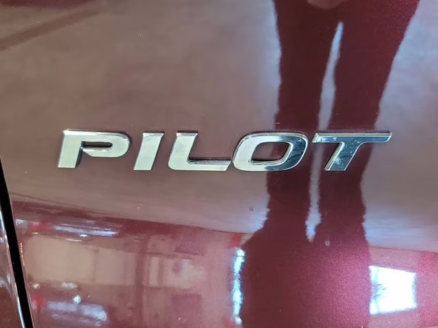 2017 Dark Cherry Pearl Honda Pilot Touring AWD SUV