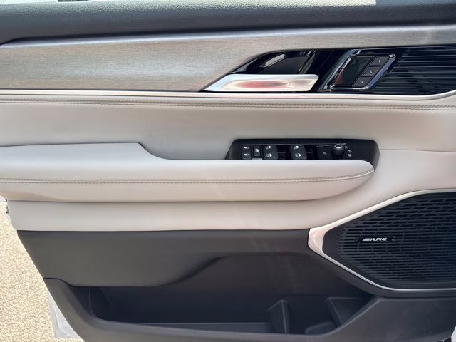 2026 Bright White Clearcoat Jeep Grand Wagoneer RWD SUV