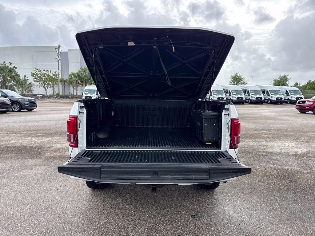 2017 White Platinum Clearcoat Metallic Ford F-150 Limited 4X4 Truck