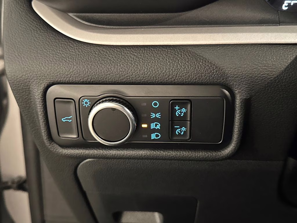 2023 Silver Metallic Ford Explorer XLT RWD SUV