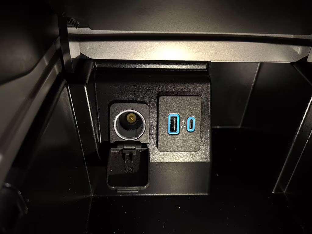 2023 Silver Metallic Ford Explorer XLT RWD SUV