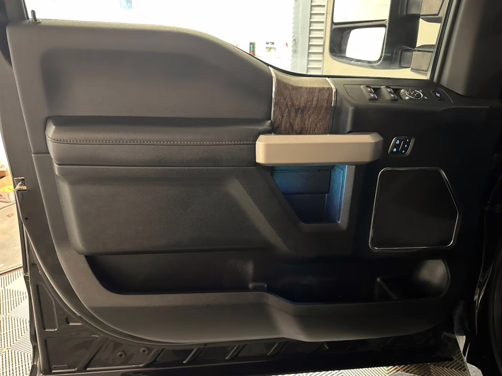 2018 Shadow Black Ford Super Duty F-250 SRW Lariat 4X4 Truck