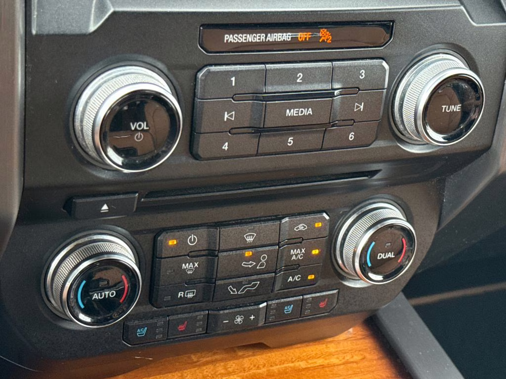 2017 White Platinum Metallic Tri-Coat Ford F-150 Limited 4X4 Truck