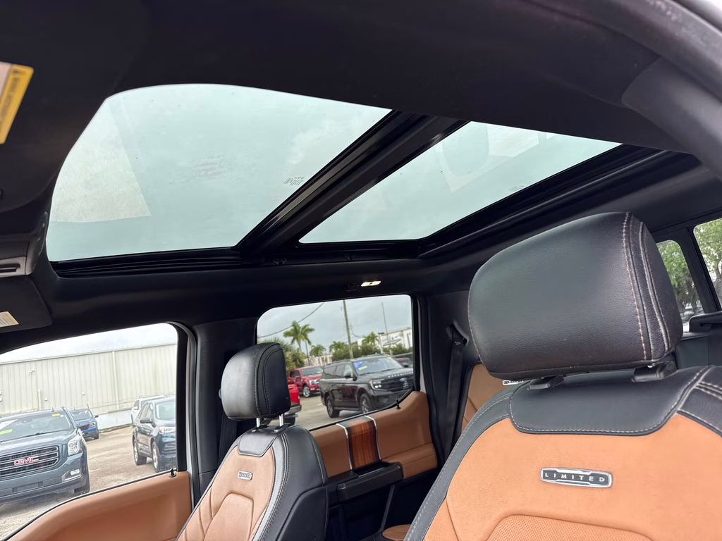 2017 White Platinum Metallic Tri-Coat Ford F-150 Limited 4X4 Truck