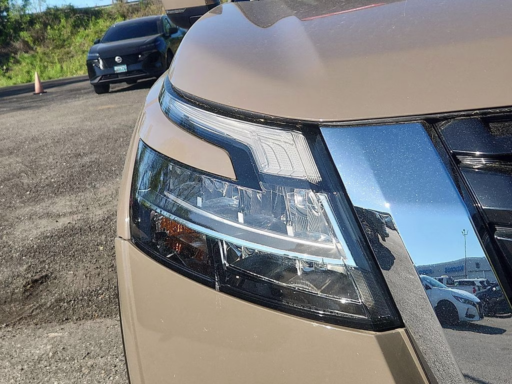 2023 Nissan Pathfinder Platinum - Photo 10