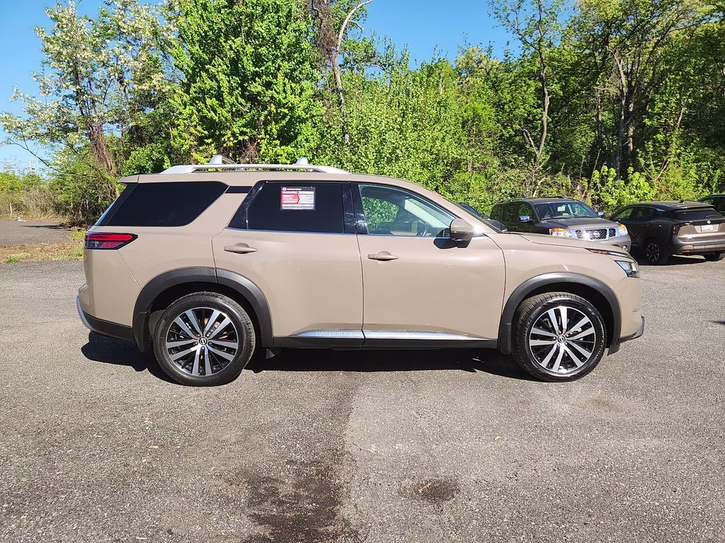 2023 Nissan Pathfinder Platinum - Photo 8