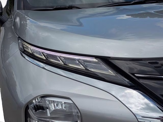 2024 Silver Mitsubishi Outlander SE AWD SUV