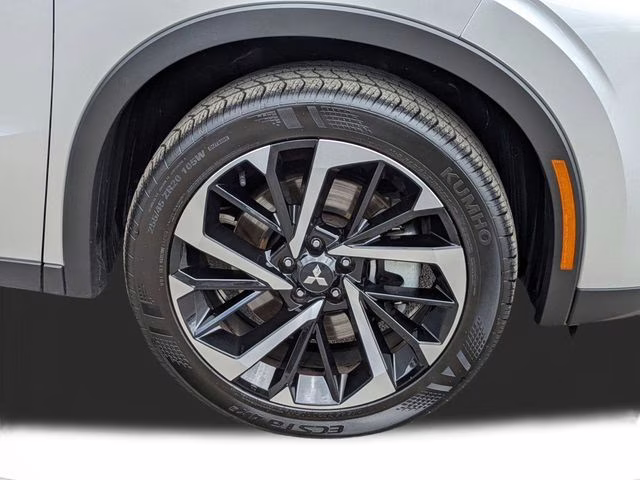 2024 Silver Mitsubishi Outlander SE AWD SUV