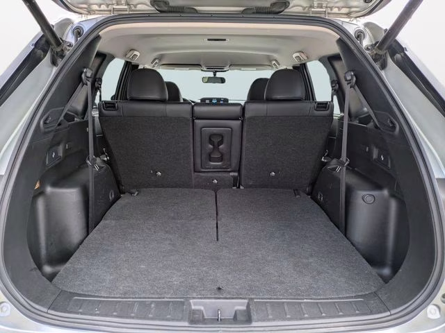 2024 Silver Mitsubishi Outlander SE AWD SUV