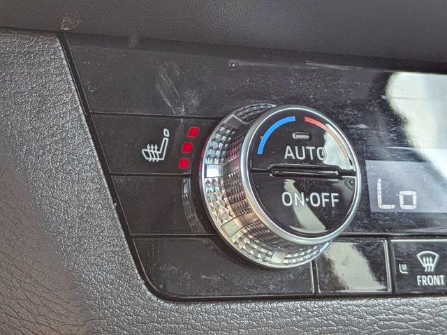 2024 Silver Mitsubishi Outlander SE AWD SUV