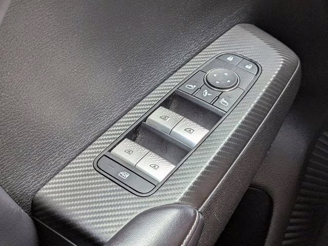 2024 Silver Mitsubishi Outlander SE AWD SUV