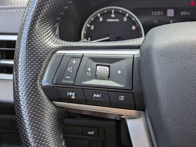 2024 Silver Mitsubishi Outlander SE AWD SUV