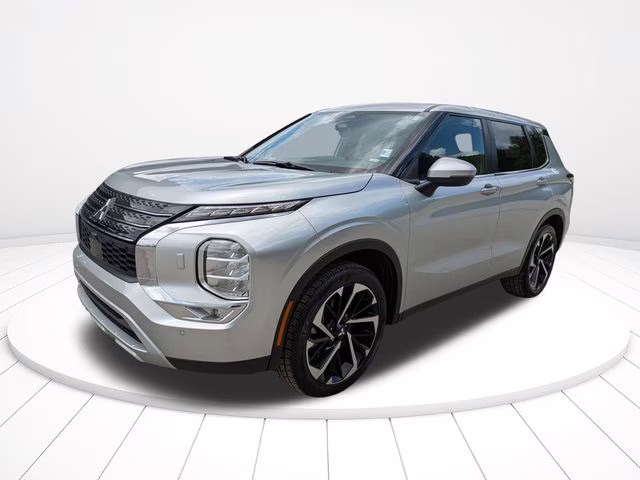 2024 Silver Mitsubishi Outlander SE AWD SUV