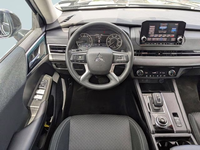 2022 Black Diamond Mitsubishi Outlander ES FWD SUV