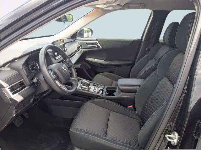 2022 Black Diamond Mitsubishi Outlander ES FWD SUV