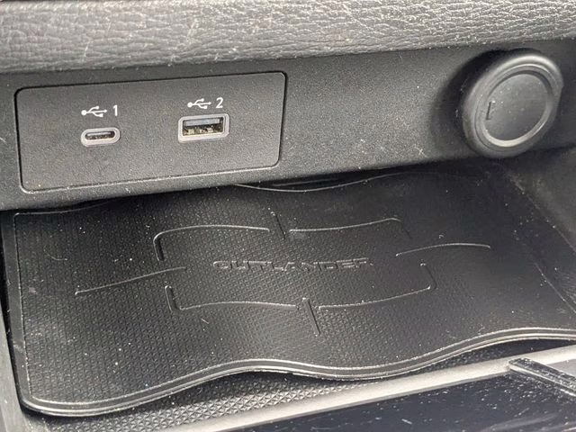 2022 Black Diamond Mitsubishi Outlander ES FWD SUV