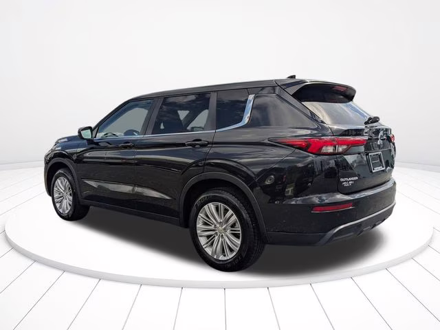 2022 Black Diamond Mitsubishi Outlander ES FWD SUV