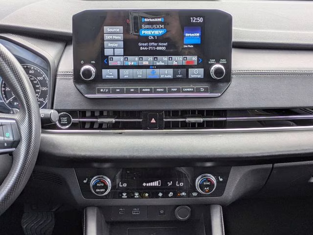 2024 Silver Mitsubishi Outlander SE AWD SUV