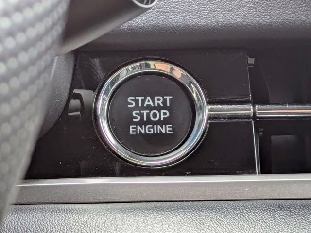 2024 Silver Mitsubishi Outlander SE AWD SUV