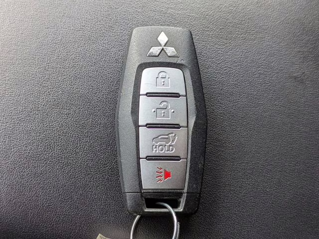 2024 Silver Mitsubishi Outlander SE AWD SUV