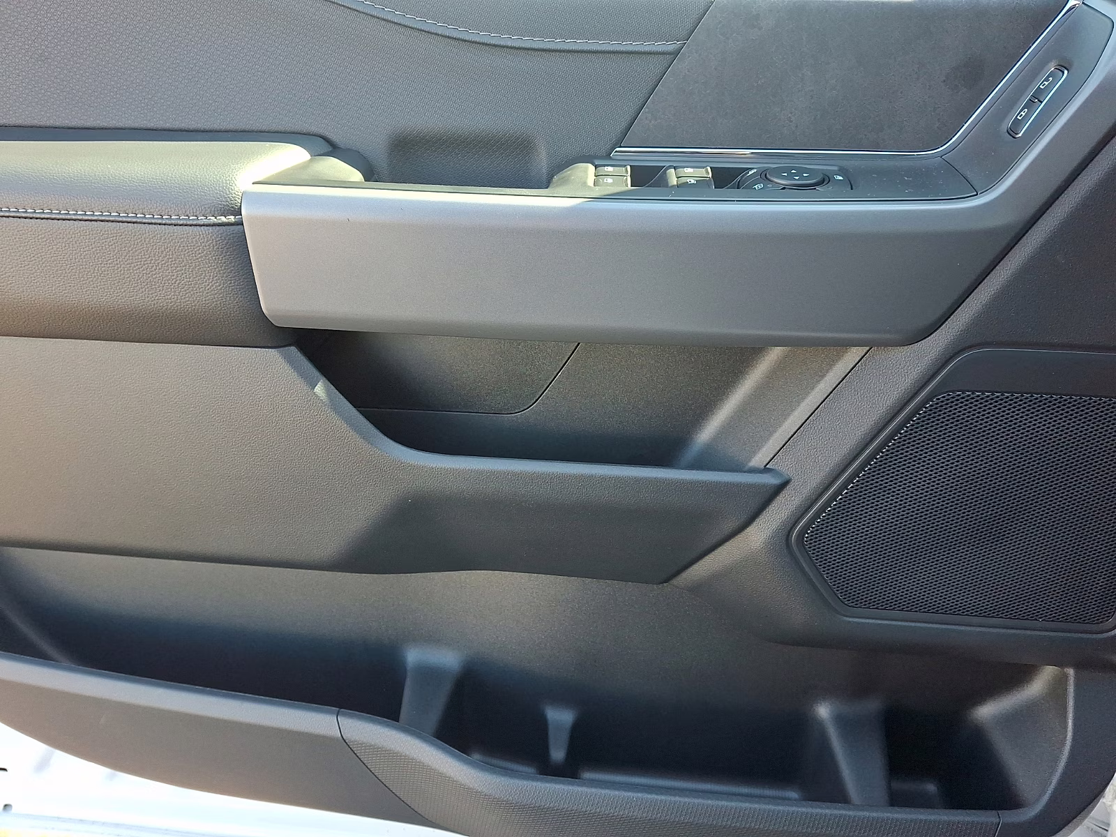 2026 Oxford White - YZ Ford F-150 XLT RWD