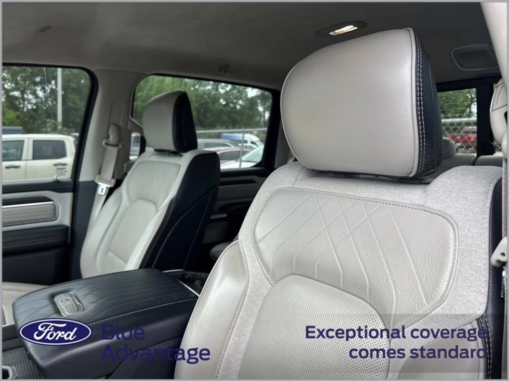 2022 Diamond Black Crystal Pearlcoat Ram 1500 Limited 4X4 Truck