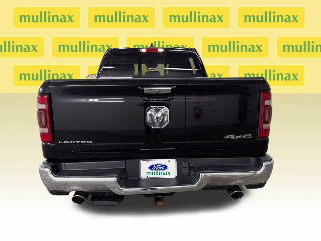 2022 Diamond Black Crystal Pearlcoat Ram 1500 Limited 4X4 Truck