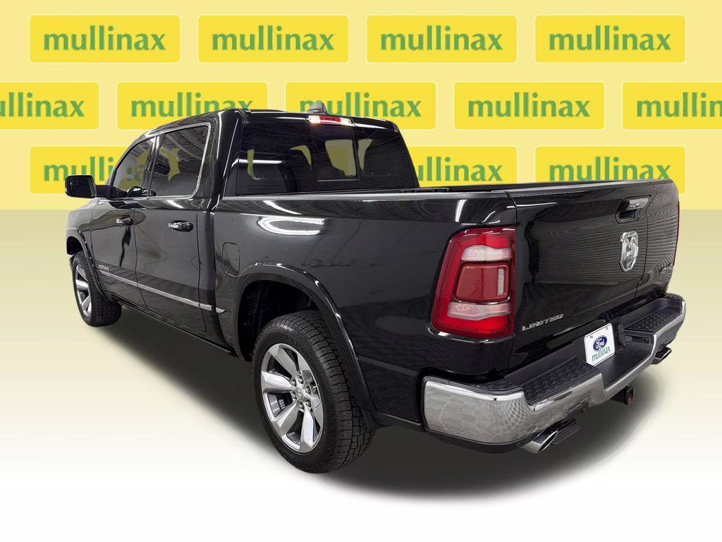 2022 Diamond Black Crystal Pearlcoat Ram 1500 Limited 4X4 Truck