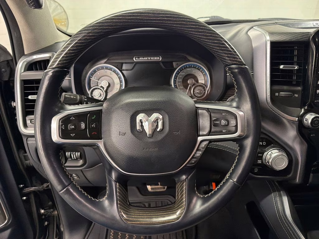2022 Diamond Black Crystal Pearlcoat Ram 1500 Limited 4X4 Truck