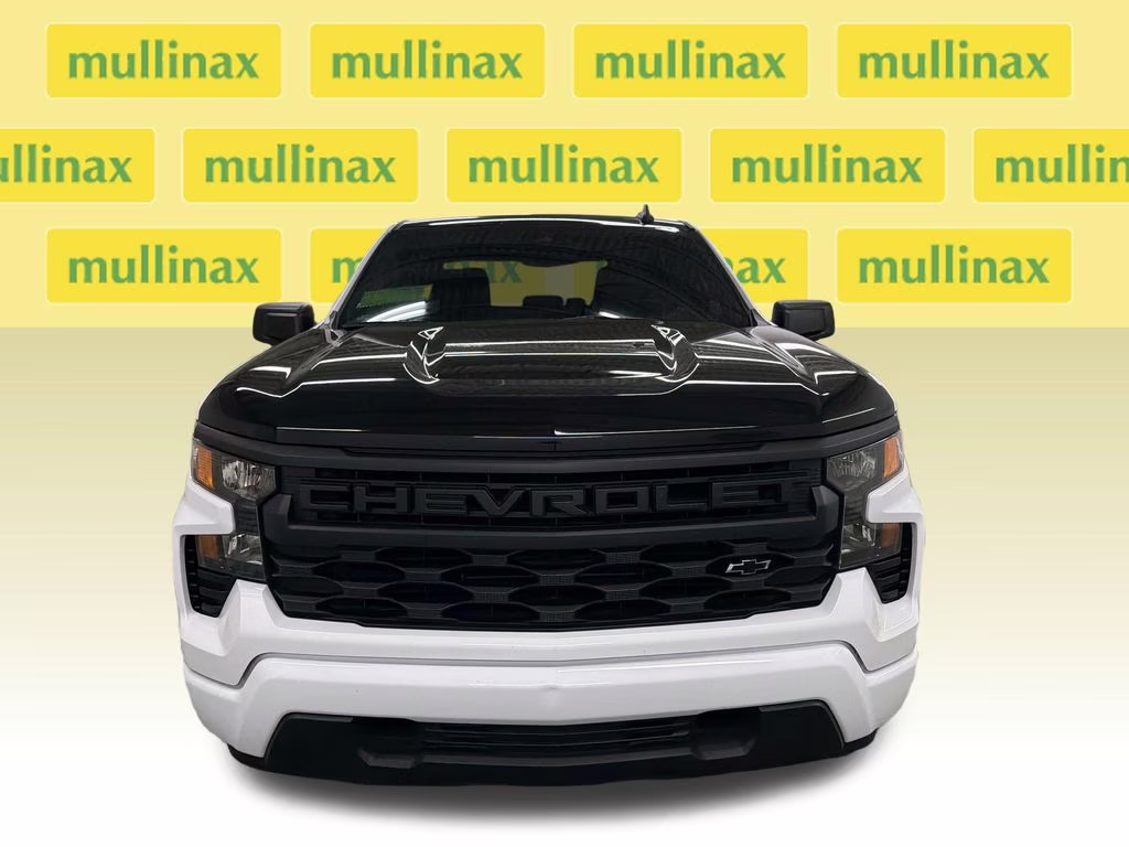 2022 Summit White Chevrolet Silverado 1500 Custom 4X4 Truck