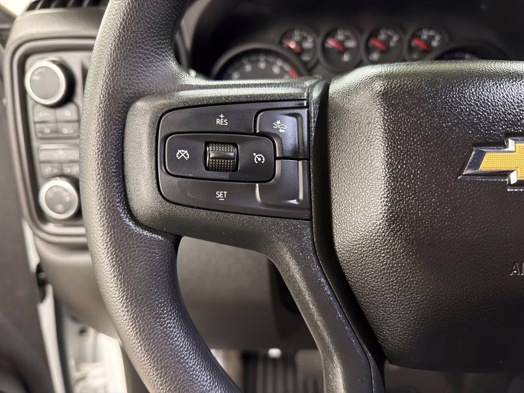 2022 Summit White Chevrolet Silverado 1500 Custom 4X4 Truck