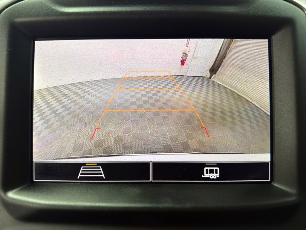 2022 Summit White Chevrolet Silverado 1500 Custom 4X4 Truck