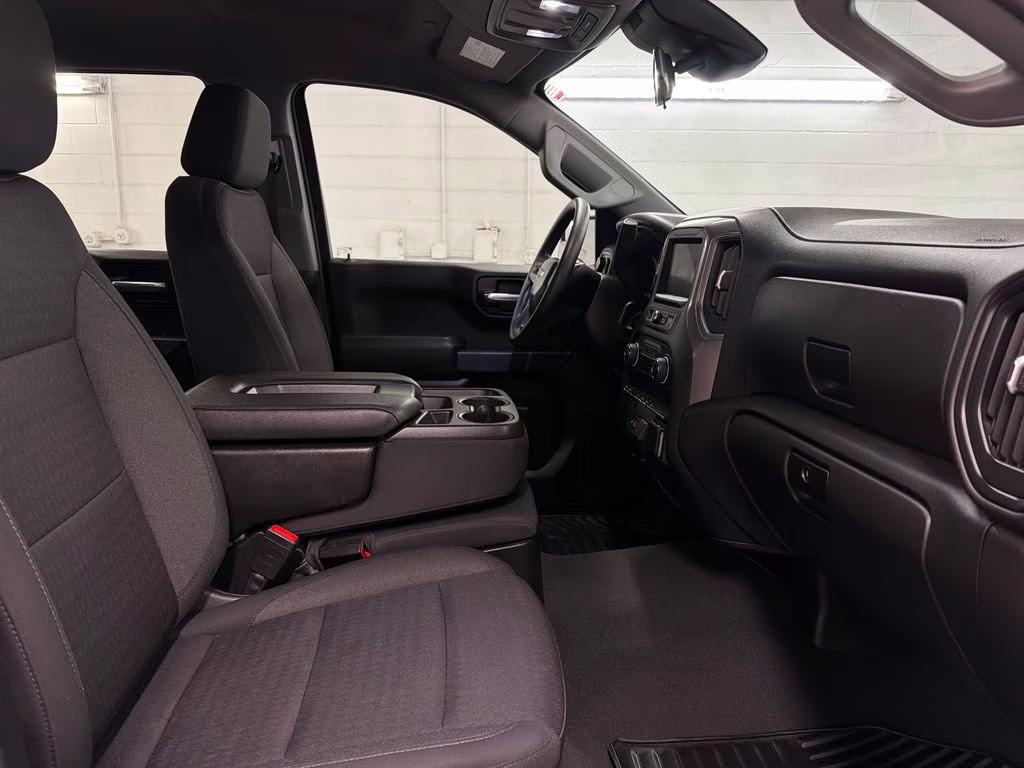 2022 Summit White Chevrolet Silverado 1500 Custom 4X4 Truck