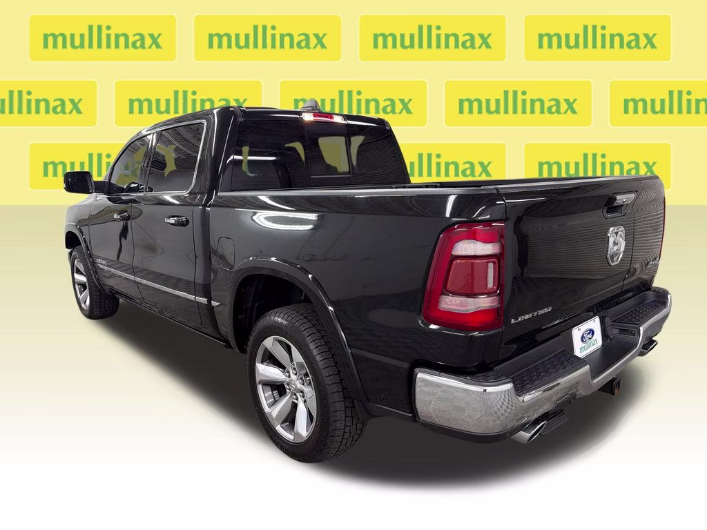 2022 Diamond Black Crystal Pearlcoat Ram 1500 Limited 4X4 Truck