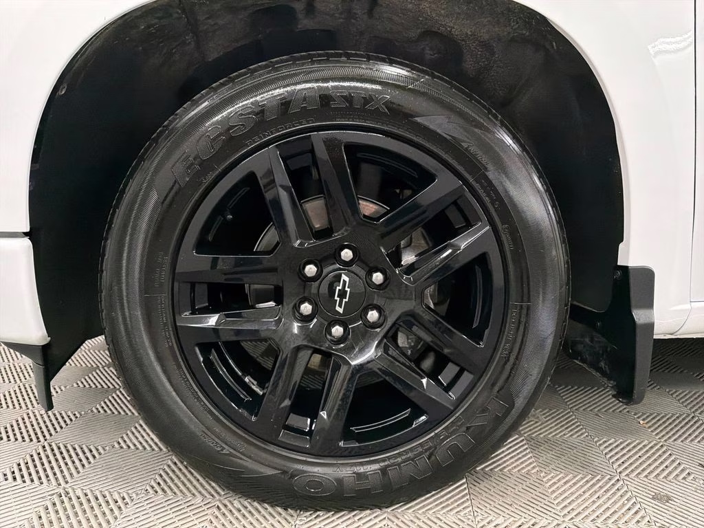 2022 Summit White Chevrolet Silverado 1500 Custom 4X4 Truck