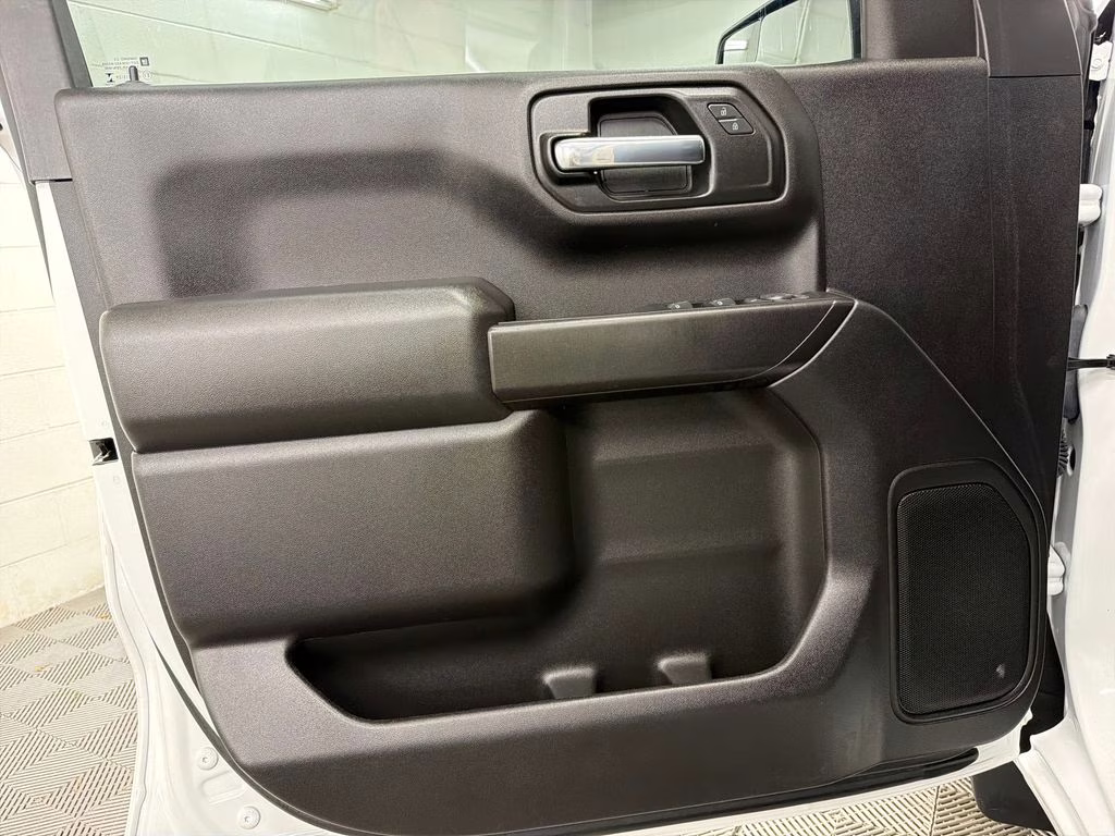 2022 Summit White Chevrolet Silverado 1500 Custom 4X4 Truck