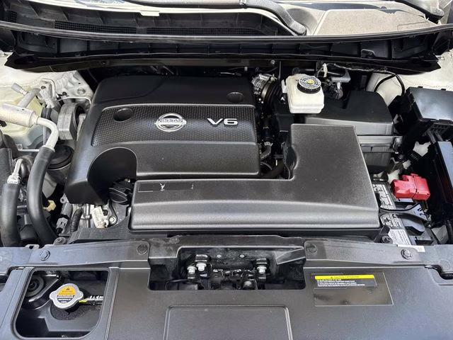 2022 Pearl White Nissan Murano SL FWD SUV