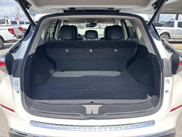 2022 Pearl White Nissan Murano SL FWD SUV