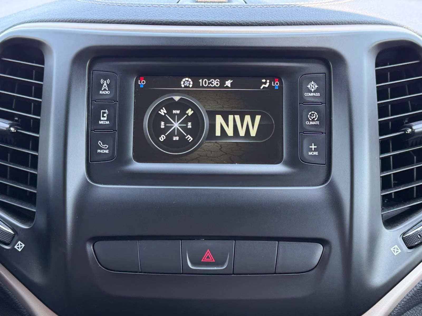 2014 Bright White Clearcoat Jeep Cherokee Latitude 4X4 SUV